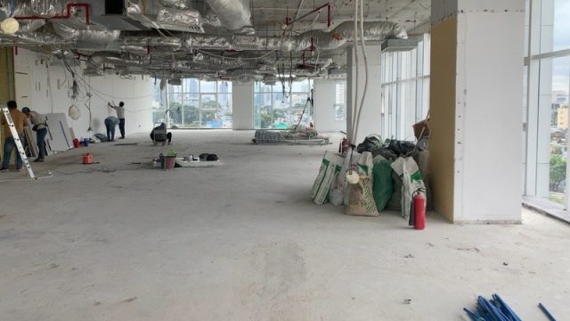 Hoàn Trả Mặt Bằng Văn Phòng: Quy Trình & Chi Phí 2025!