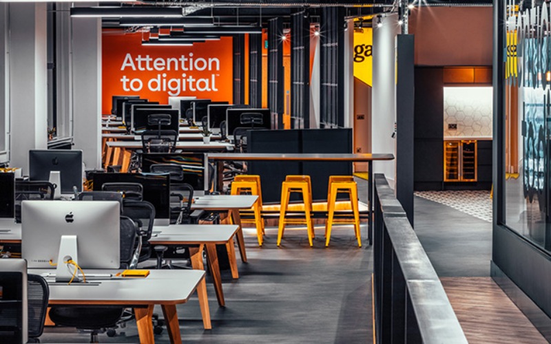 Văn Phòng Mở Là Gì? Cách Thiết Kế Văn Phòng Mở Hiệu Quả 2 văn phòng mở